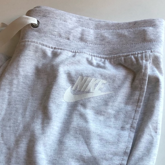 Nike brand New soft cropped pants💖 - Picture 8 of 11